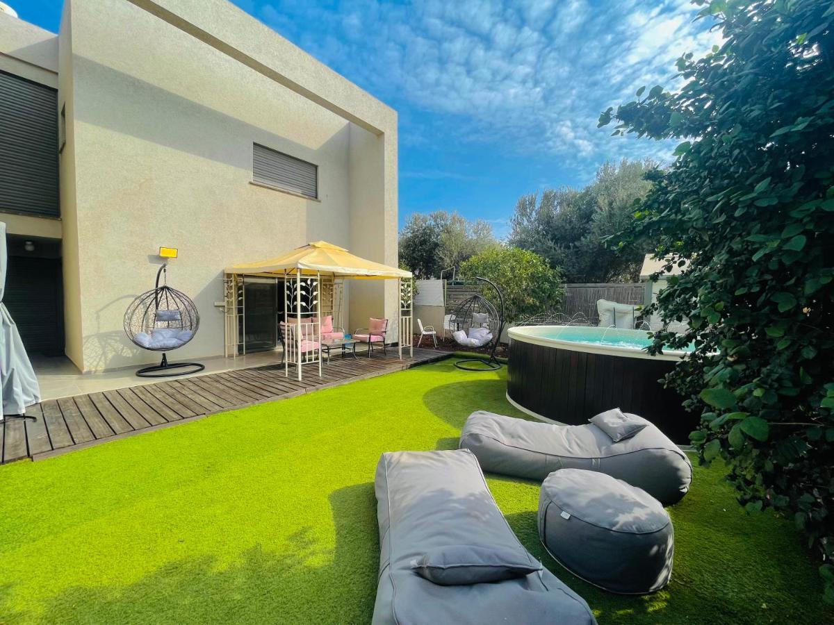 סוויטת עלית בריכה מחוממת Villa Poriyya Eksteriør billede